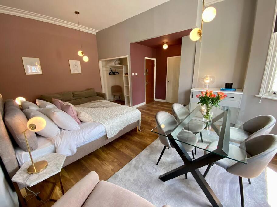 Studio For 3 Near Regents Park N5 London Exterior photo